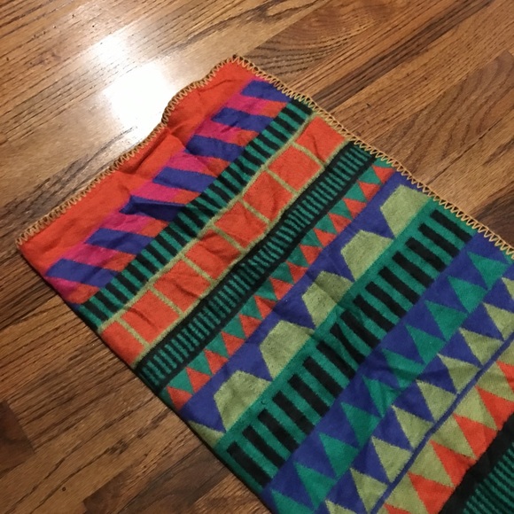 Aztec Scarf - Picture 2 of 3